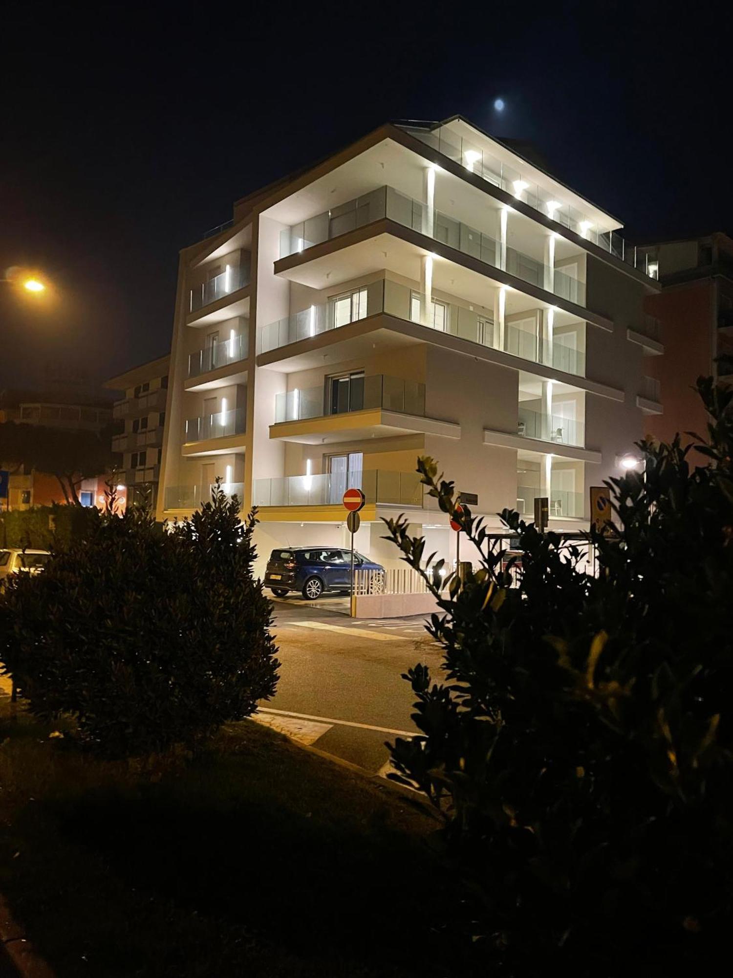 Haus Margarete - Attico Infinity Vista Mare Con Jacuzzi - Agenzia Cocal *