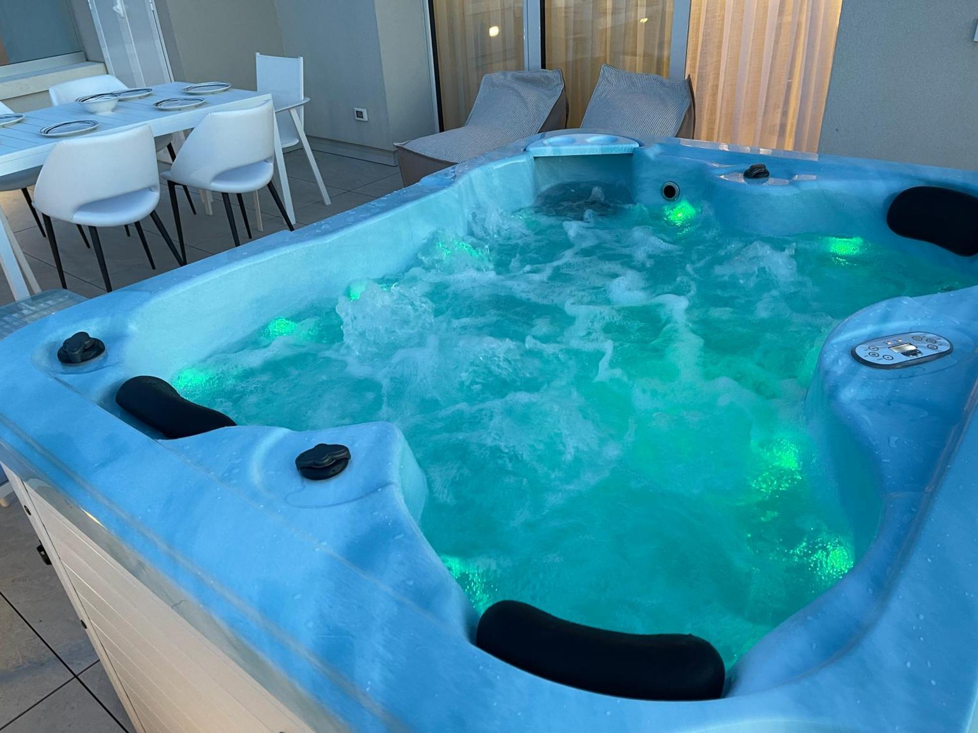 Apartment Haus Margarete - Attico Infinity Vista Mare Con Jacuzzi - Agenzia Cocal Caorle