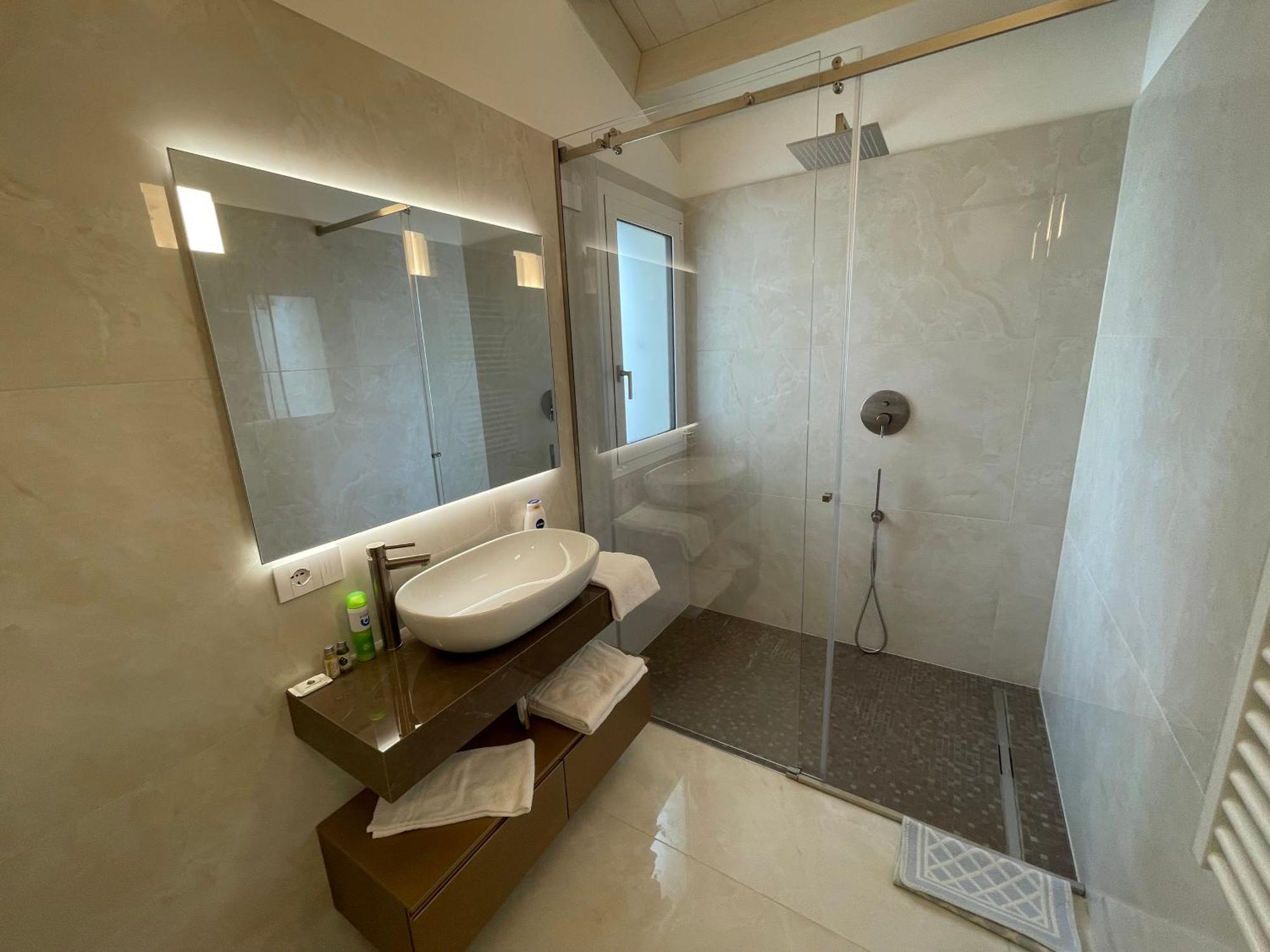 Haus Margarete - Attico Infinity Vista Mare Con Jacuzzi - Agenzia Cocal *